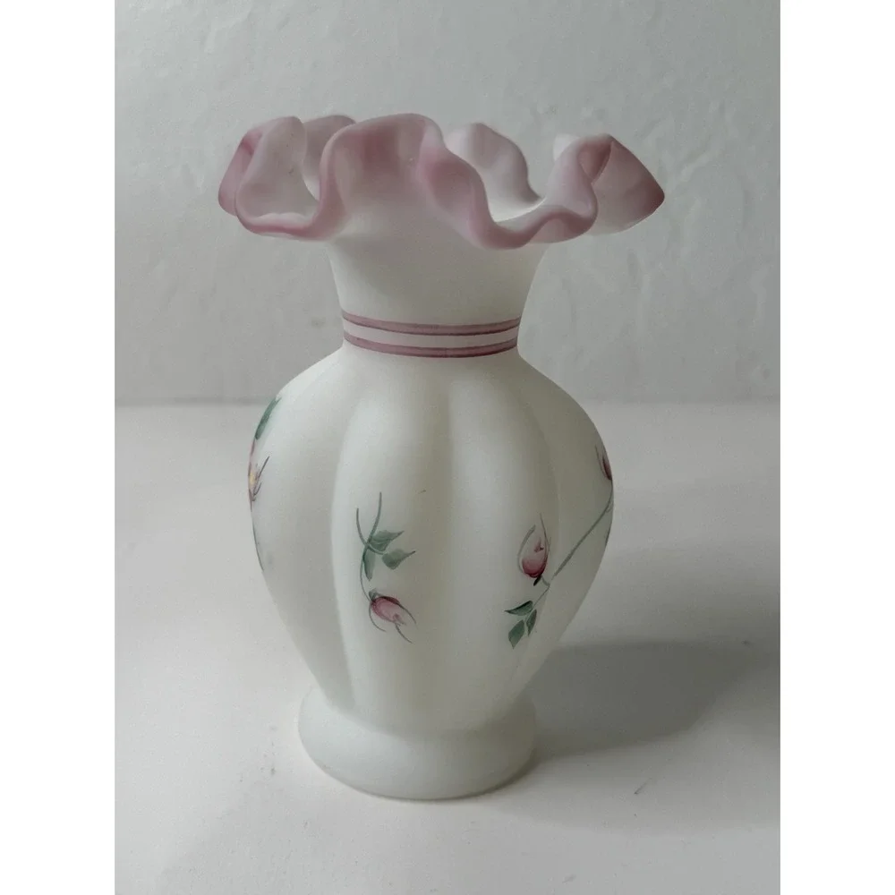 Vtg Fenton Ruffled Melon Vase Hand Painted L Everson Pink Roses Milk Glass Satin